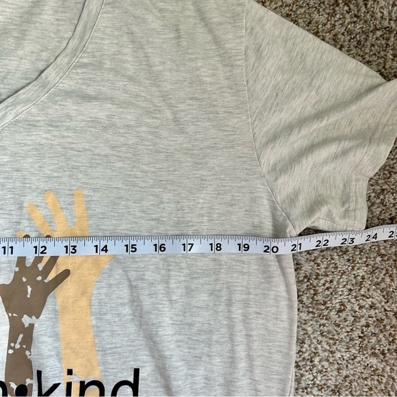 🦋 Grey V-Neck Human Kind Be Both Short Sleeve T-Shirt XL - Picture 7 of 7